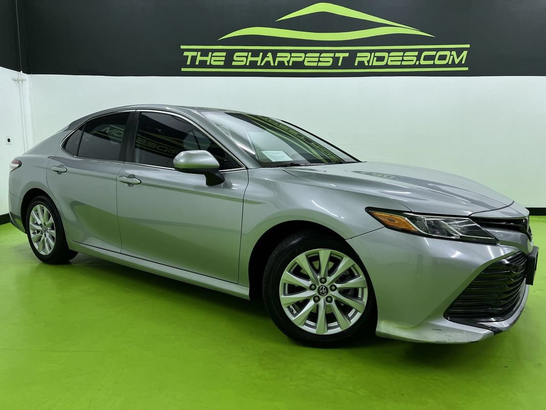 Used 2019 Toyota Camry LE FWD image 1
