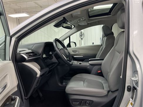 Used 2024 Toyota Sienna XLE image 20
