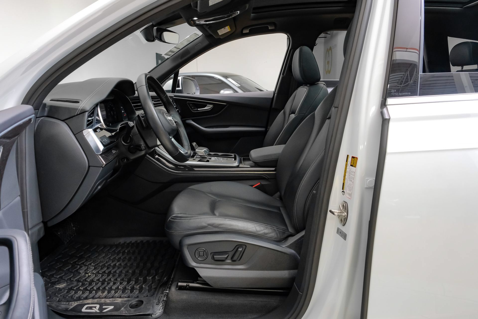 Used 2025 Audi Q7 3.0T Premium Plus AWD/4WD image 4