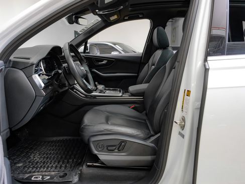 Used 2025 Audi Q7 3.0T Premium Plus AWD/4WD image 4