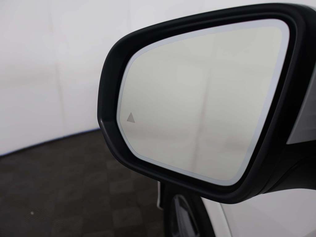 Used 2024 Mercedes-Benz GLE 450 4MATIC w/ AMG Line Exterior image 40