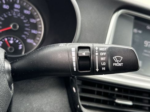 Used 2020 Kia Optima LX image 11