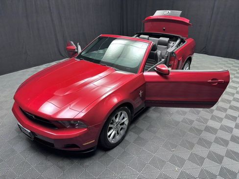 Used 2010 Ford Mustang Premium RWD image 27