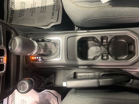 New 2025 Jeep Gladiator Sport image 13