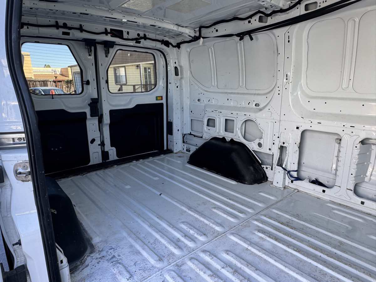Used 2022 Ford E-Transit Low Roof RWD image 17