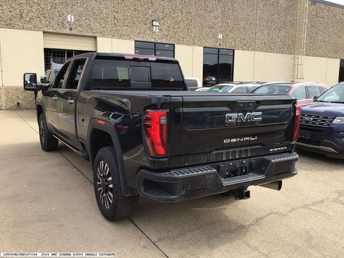 Used 2024 GMC Sierra 3500 Denali Ultimate AWD/4WD image 4