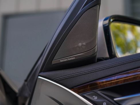 Used 2017 BMW 540i xDrive image 27