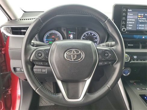 Used 2022 Toyota Venza LE image 23