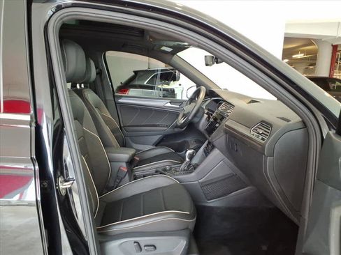 Used 2022 Volkswagen Tiguan SEL R-Line image 21