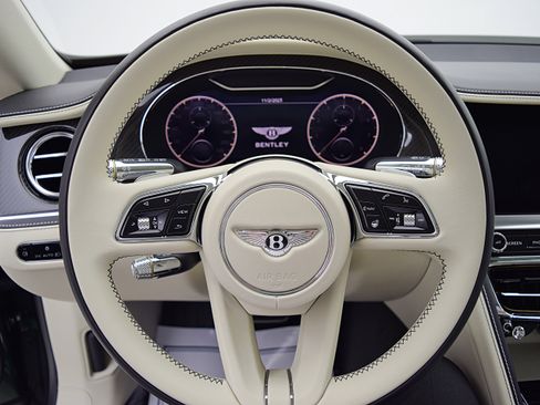 Certified 2022 Bentley Flying Spur V8 AWD/4WD image 20