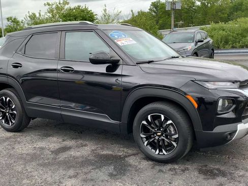 Certified 2023 Chevrolet TrailBlazer LT FWD image 2