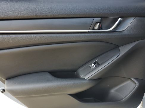 Used 2021 Honda Accord Sport image 12