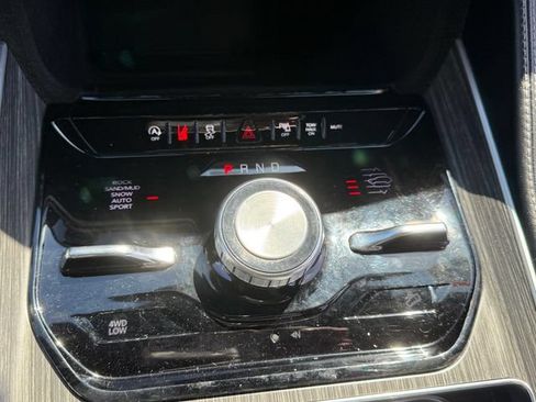 Used 2023 Jeep Wagoneer Series III w/ Preferred Equipment Group AWD/4WD image 22