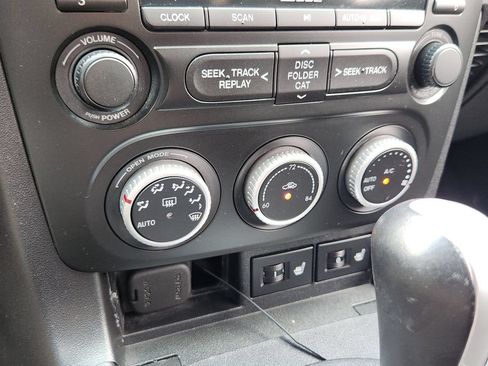 Used 2010 MAZDA MX-5 Miata Grand Touring w/ Premium Pkg RWD image 21