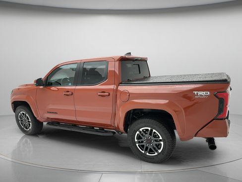 Used 2025 Toyota Tacoma TRD Sport w/ TRD Sport Premium Package AWD/4WD image 4