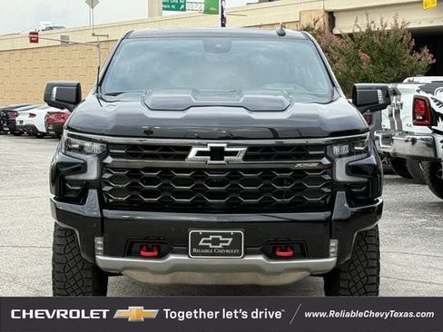 Used 2025 Chevrolet Silverado 1500 ZR2 w/ Technology Package AWD/4WD image 3