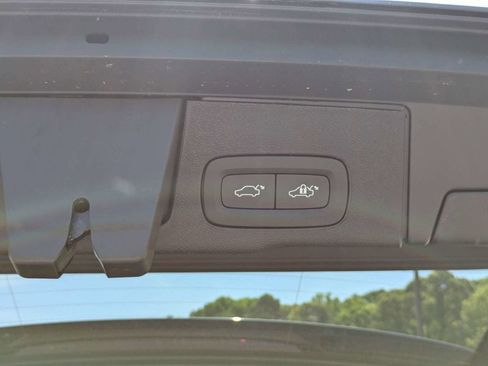 New 2026 Volvo XC60 B5 Ultra w/ Protection Package Premier image 12