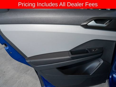 Used 2022 Volkswagen Taos SE FWD image 9