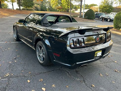 Used 2006 Ford Mustang GT image 3