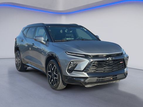 Used 2023 Chevrolet Blazer RS w/ Driver Confidence II Package AWD/4WD image 9
