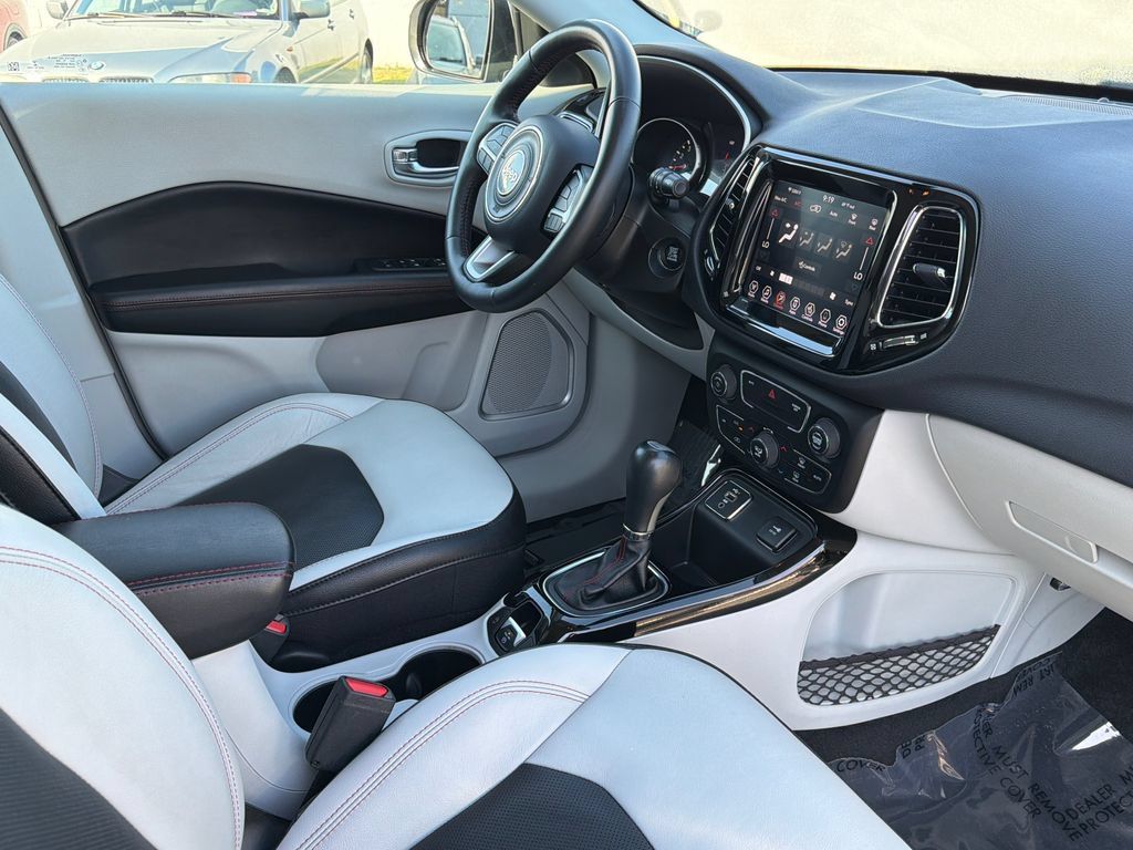 Used 2019 Jeep Compass Limited FWD image 12