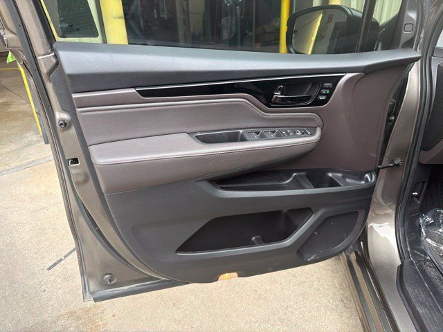 Certified 2022 Honda Odyssey Touring image 21