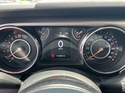 Used 2018 Jeep Wrangler Unlimited Sport AWD/4WD image 27