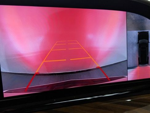 Certified 2024 Cadillac Escalade ESV Sport Platinum w/ LPO, ONYX Package image 17