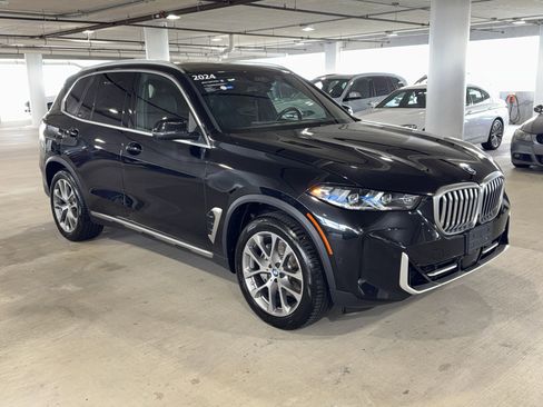 Certified 2024 BMW X5 sDrive40i w/ Executive Package image 2