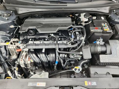 Used 2024 Hyundai Elantra SEL FWD image 31
