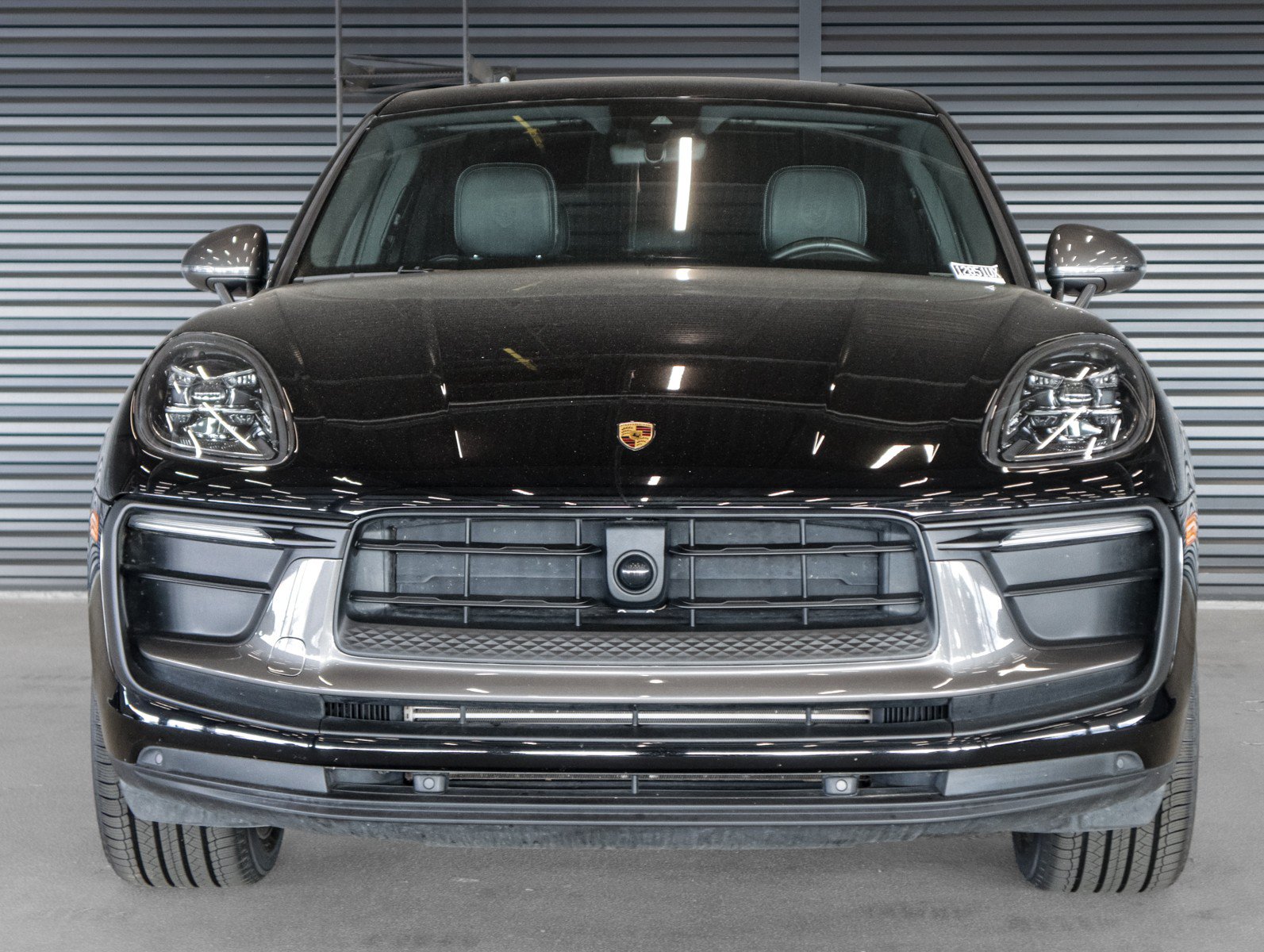 Used 2023 Porsche Macan Turbo AWD/4WD image 8