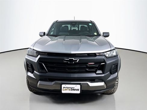 Used 2025 Chevrolet Colorado Trail Boss AWD/4WD image 4
