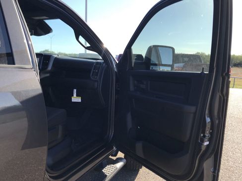 New 2026 RAM 2500 Tradesman AWD/4WD image 18