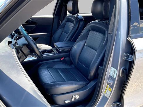 Used 2024 Lincoln Nautilus Reserve w/ Equipment Group 202A AWD/4WD image 8