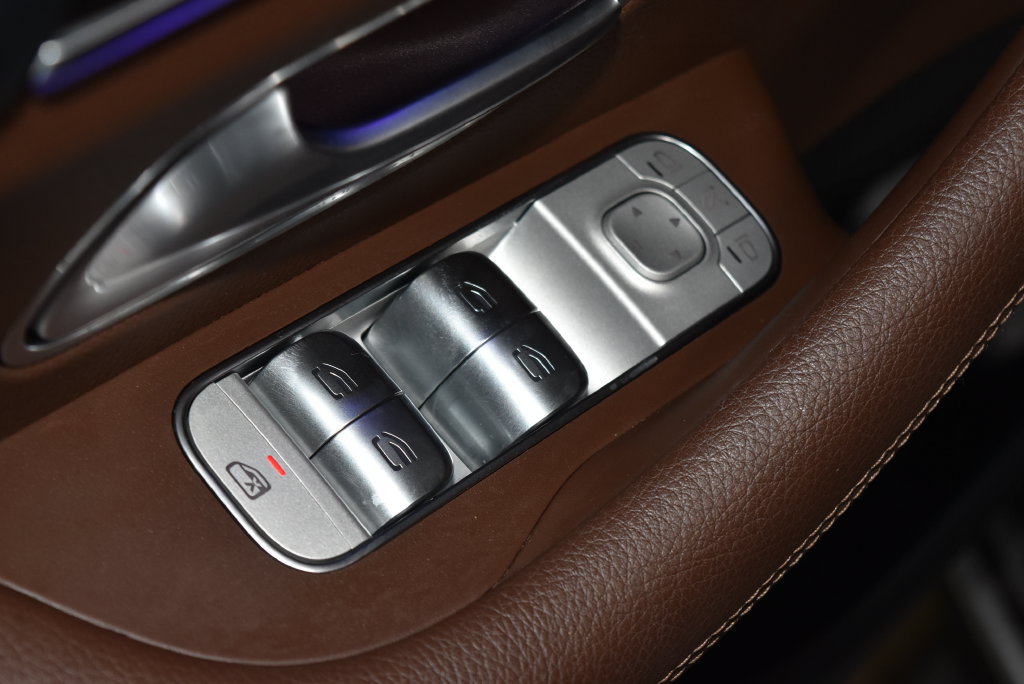 Certified 2024 Mercedes-Benz GLE 350 4MATIC image 6