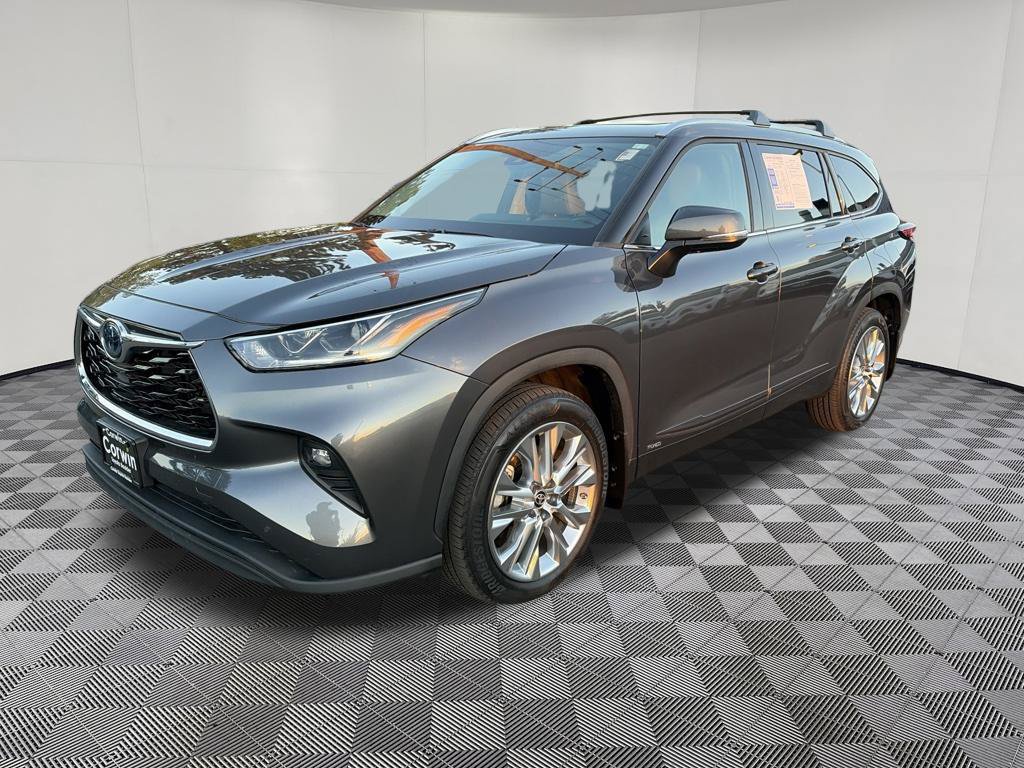 Used 2023 Toyota Highlander Limited w/ Protection Package #3 (TMS) AWD/4WD image 4