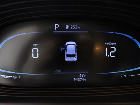 Used 2023 Hyundai Venue SEL FWD image 28