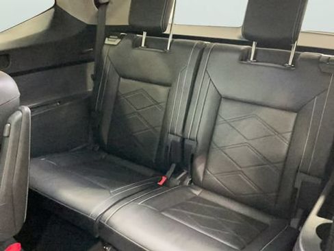 Used 2024 Volkswagen Atlas SE w/ Panoramic Sunroof Package AWD/4WD image 31