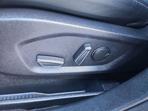 Used 2024 Ford Edge SEL image 11