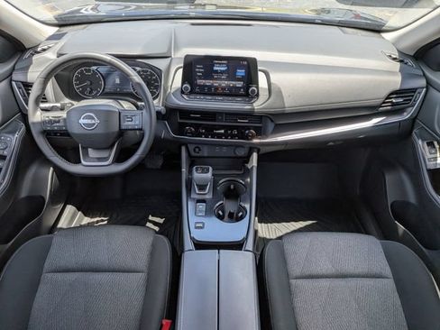 Used 2025 Nissan Rogue SV FWD image 14