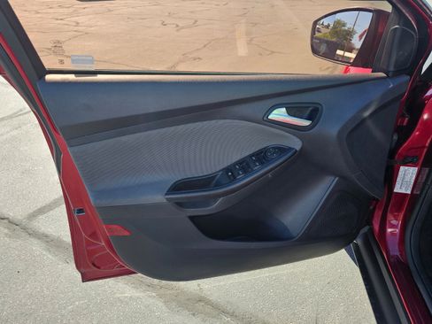 Used 2013 Ford Focus SE FWD image 8
