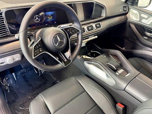 New 2026 Mercedes-Benz GLS 450 4MATIC image 9