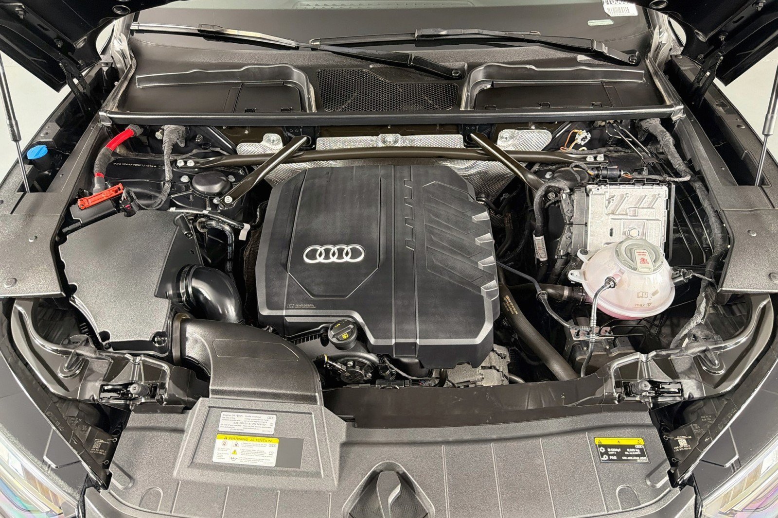 Used 2022 Audi Q5 2.0T Premium w/ Convenience Package AWD/4WD image 11