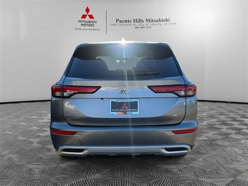 Used 2023 Mitsubishi Outlander ES image 6