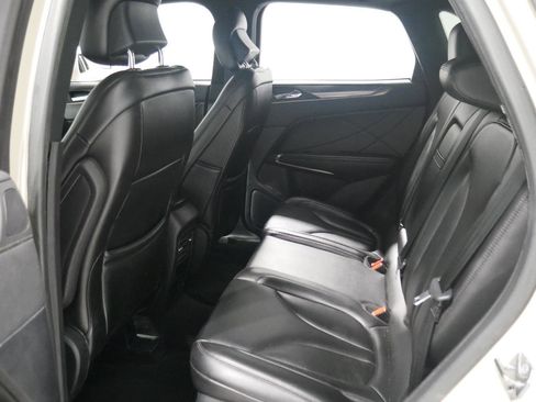 Used 2018 Lincoln MKC Premiere image 12