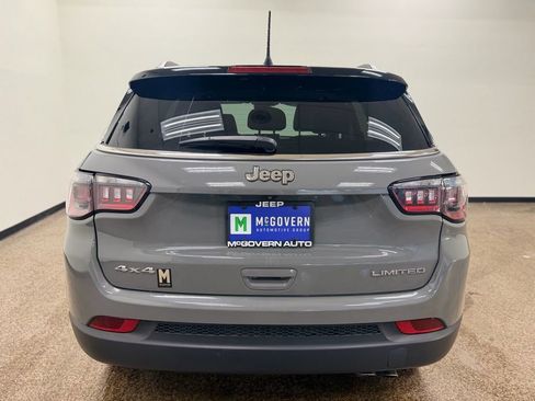 Used 2022 Jeep Compass Limited image 3
