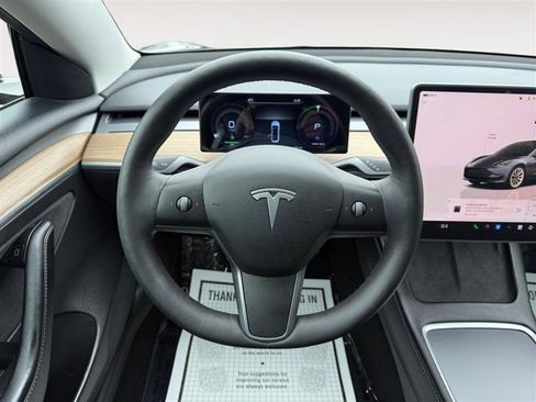 Used 2023 Tesla Model 3 Standard Range image 13