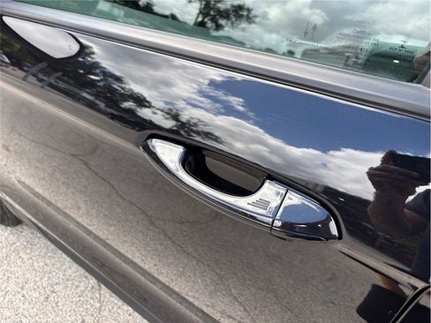 Used 2020 Ford Edge SE image 17