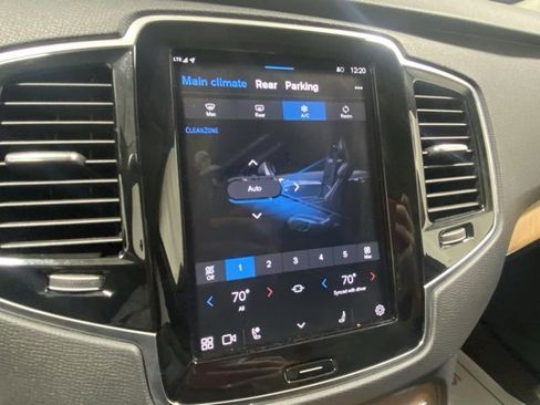 Used 2025 Volvo XC90 B6 Ultra image 23