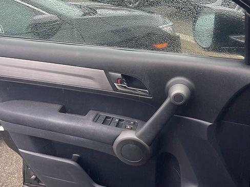 Used 2010 Honda CR-V LX image 6